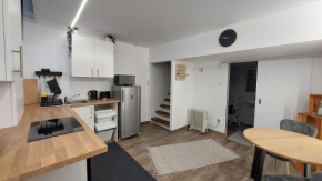 Headroom Apartment